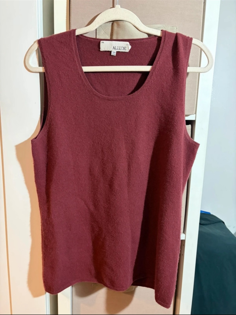 Allude 100% cashmere vest top